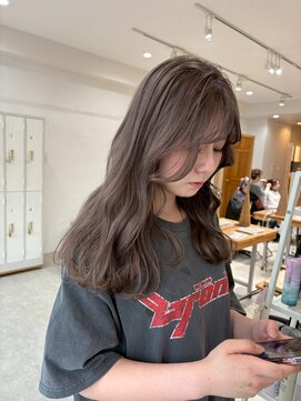 ヘアデザイン ソラ(Sola) ブリーチなしダブルカラー透明感パールベージュ小顔レイヤー