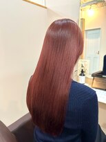 カミエ(kamie)&nbsp;深みのあるレッドロング×ツヤ髪トリートメント