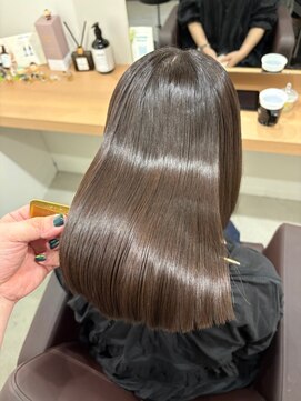 アトレ 福岡大名店(attrait) ツヤ感引き出すロングブラウン×トータルケア