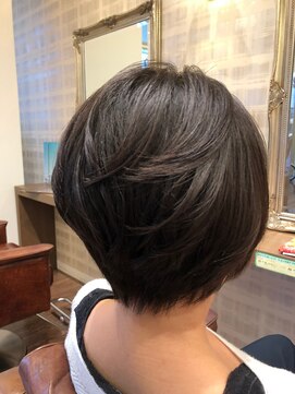 ヘアーズエナジー 守口店(HAIRS energy) まあるいショートボブ