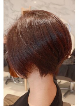 キャリ(CALI) 首が綺麗に長く見えるボブスタイル CALI・田町・三田・CHIAKI