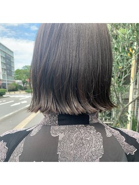 ウルビー(ulbee) 切りっぱなしボブ