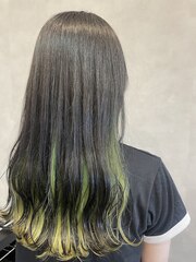 暗髪黒髪+ネオングリーンインナーカラー+イエロー裾カラー