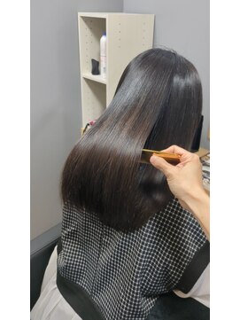 スリーク バイ ロイ 円町本店(sleek by roy) 収まり抜群、髪質改善ストレート。