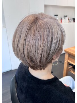 エムプラス 二子玉川(Mplus) 【60代~】明るい白髪ぼかしでも老け見えしない C Mplusミズイデ