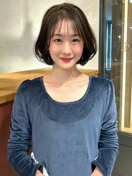 アトリエ(atelier.) 20代30代 オリーブベージュ レイヤーボブ シースルーバング