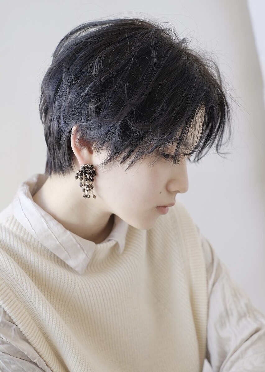 センターパート小顔ハンサムショート/20代30代40代/暗髪/夏ヘア