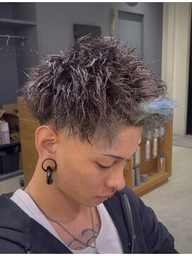 ストゥー(StueW.) ツイスト ×フェードカット