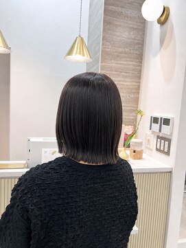 ポジ(poji) 艶髪 ピンクベージュ 髪質改善 質感ストレート 顔周り