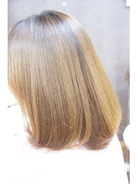 チチカカ(chichikaka) 営業ビフォーアフター、ダメージ毛リカバリー兼内巻き縮毛矯正