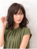 ミックスカールとグレージュで作る大人美人なセミロングスタイル
