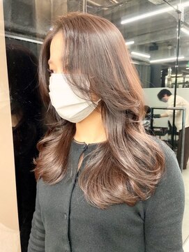 フォンズ(FONS) 小顔に見せる韓国ヘア くびれヘア流れる顔まわり シアーブラウン