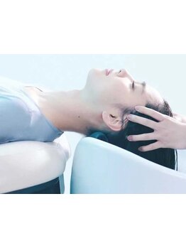 《ヘッドスパ》ゆったりとした個室空間で癒しのスパTime…♪頭皮環境を整え髪の芯から潤う艶髪を叶えます◎