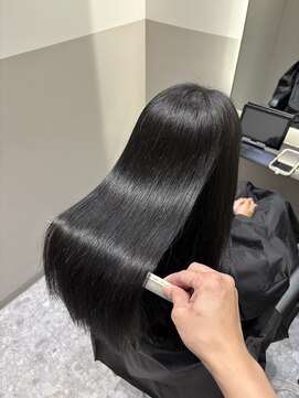 ジーナ 渋谷本店(Zina) ★クールに艶めく!"グレージュブルーブラック"【Kengo】