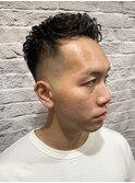 アイロンパーマで作る束感フェードショート