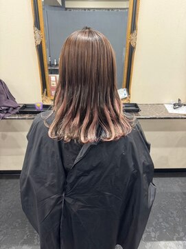 アイズ 本厚木(AIZU) インナーカラー ピンクベージュ