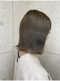 ミディアムボブ、グレージュカラー