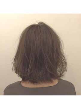 カタチヘアー(HAIR) 。。。。春。。。ふんわり。。。ミディアムのカタチ。。。