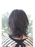透明感のあるブルーグレージュカラー