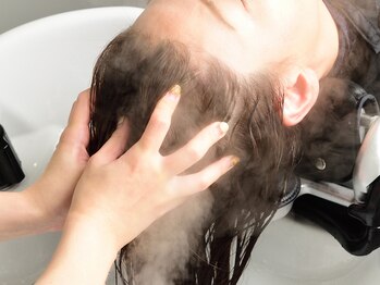 ヘア アンド スパ シュエット(Hair&Spa chouetto.)の写真/フルフラットシャンプー台《夢シャン》導入☆定期的な頭皮ケアで、健康的な美しい髪を手に入れよう！