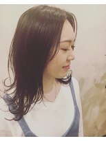 プルースラウンジ(Plus Lounge) ミディアムレイヤー顔周りレイヤー20代30代40代