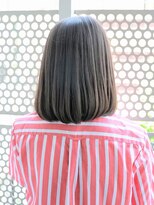 ルティア(Lutia) 透明感アッシュベージュ