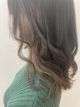 モルニ(MORNI) インナーカラー_マロンベージュ Aラインボブ かきあげ