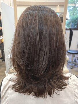 アルターリール(aL ter Rire) 外ハネくびれミディ/中村郁未