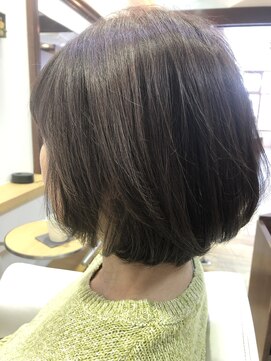 アイズウェスト(I's WEST) 似合わせカット/グレイカラー/ナチュラルハイライト/函館