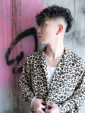 イオ 本厚木(io) スペインカールハイライト刈り上げイメチェン短髪