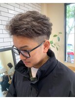 シフト(SHEEFT)&nbsp;ベージュ系ブラウン刈り上げ爽やかツーブロックフェザーショート