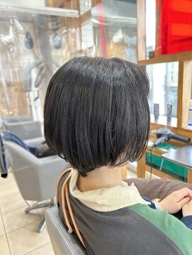 スタジオ アルファプラス 日暮里店(studio α+) ステップボーンカットカットボブショートハイライト白髪ぼかし