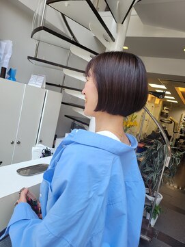 榮美容室 本店 コンパクトボブ