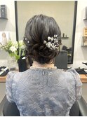 結婚式お呼ばれヘア　品のある低めシニヨン　渋谷表参道