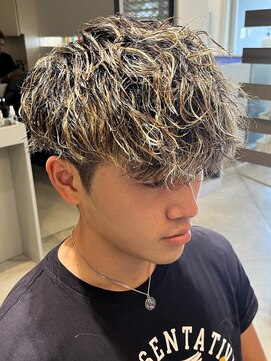 ノイセル(Noisyle) ☆外国人風スペインカール×メッシューguestsnap