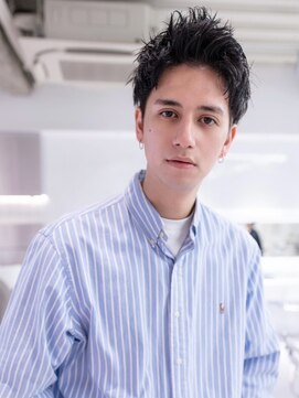 ユウ 渋谷(U) アッシュブラックマッシュパーマ刈り上げツーブロック