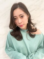 ソワリー 栄(THOiRY)&nbsp;● THOiRY女性らしい柔らかヘア似合わせ小顔ゆる巻きロング