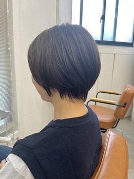 セム(sem) ショートボブ白髪ぼかし髪質改善カラー