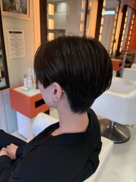 クロップヘアークリエイティブ ハンサムショート