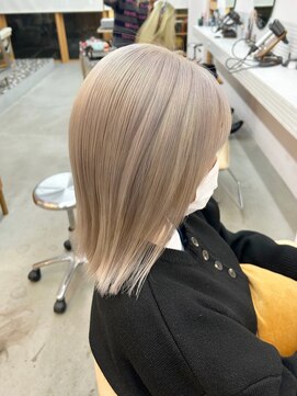 エルム 府中(yelm) ブリーチトリプルカラーハイトーンホワイトベージュカラー