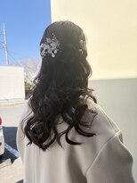 アオトソラ 上品ハーフアップ