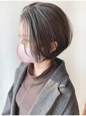 大人ハイライトミルクティーベージュ白髪ぼかしショートボブ