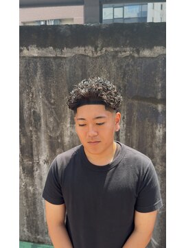 エレベート(Elevate) アフロからスタイルチェンジ極道パーマ