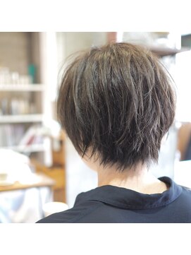 ノエル ヘアー アトリエ(Noele hair atelier) 女性らしさを残した無造作ショート☆