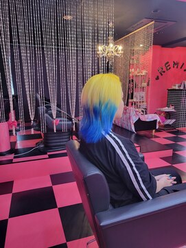 リミックス(REMIX by Love hair KING OF PRINCESS HAIR&EXTENTION) 原色派手髪 カラーバター 原色ライトブルー 原色イエロー