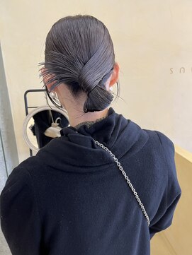 スニュウ(snuw) 【snuw_ayano】タイトアレンジ/ヘアセット/韓国ヘア