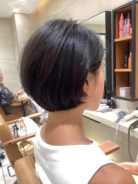 ピークアブー アヴェダ 池袋東武(PEEK-A-BOO AVEDA) 前上がりボブ ミニボブ 大人ボブ フェミニン