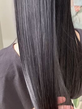 最高の色艶と、 最高のダメージレスを。 全てが叶う 【贅沢カラー】。