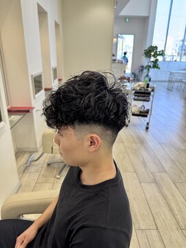 ロンド ラマ 岐阜(Lond bla-ma) 刈り上げショート×スペインカール【Lond伊藤メンズ】