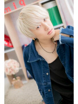 ミック 日暮里店(miq) ハイトーン＆アシンメトリーのクールミディ 【miq 日暮里】